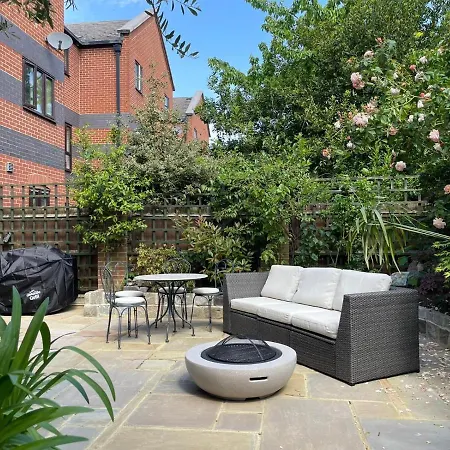 Stylish 1-Bed Studio London Exterior photo