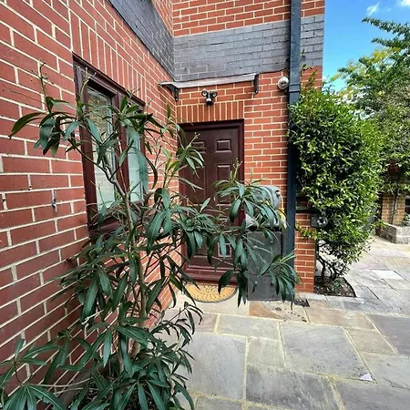 Stylish 1-Bed Studio London Exterior photo